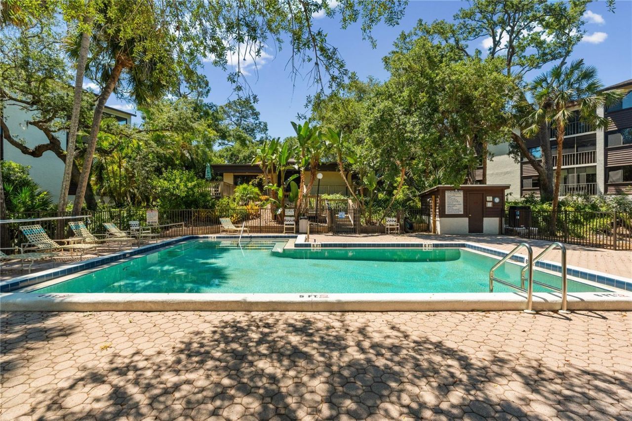 2746 Orchid Oaks Drive, Unit 301, Sarasota, FL 34239 Photo