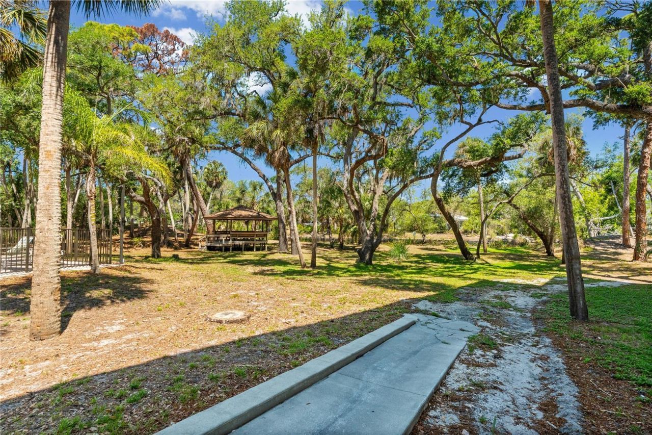 2746 Orchid Oaks Drive, Unit 301, Sarasota, FL 34239 Photo