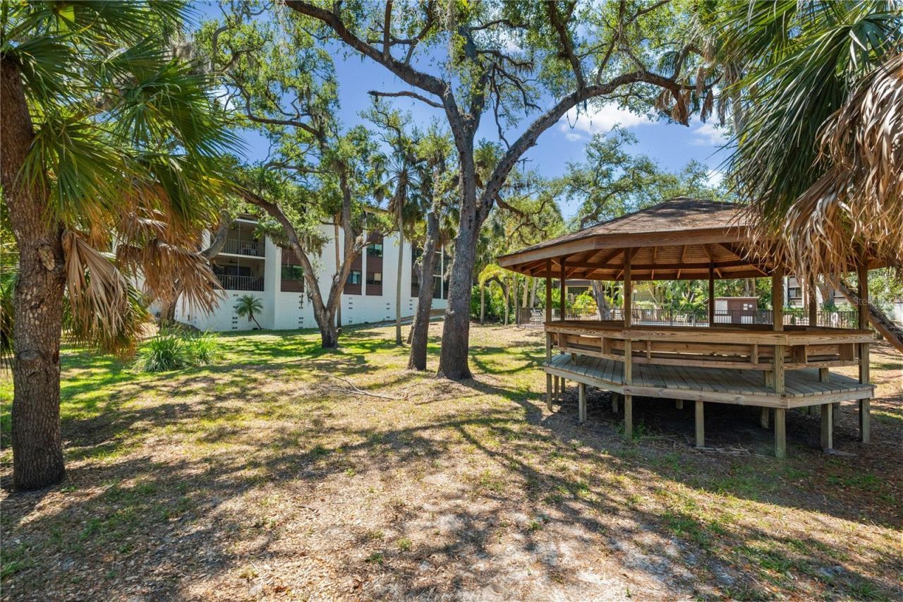 2746 Orchid Oaks Drive, Unit 301, Sarasota, FL 34239 Photo