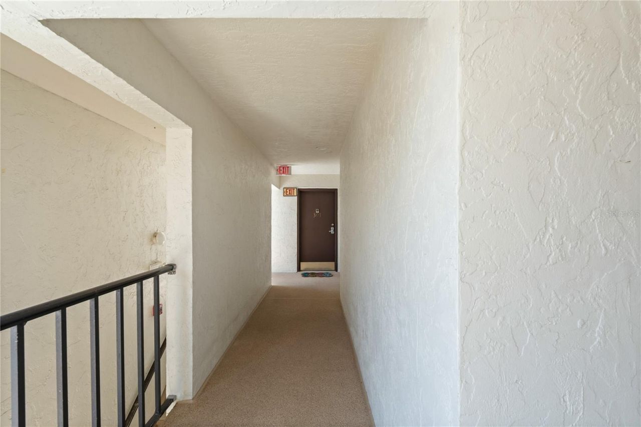 2746 Orchid Oaks Drive, Unit 301, Sarasota, FL 34239 Photo