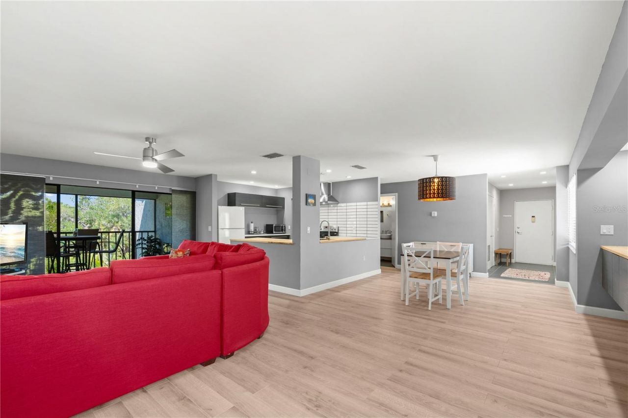 2746 Orchid Oaks Drive, Unit 301, Sarasota, FL 34239 Photo