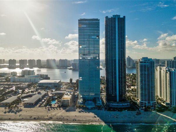 18501 E Collins, Unit 1503, Sunny Isles Beach, FL 33160