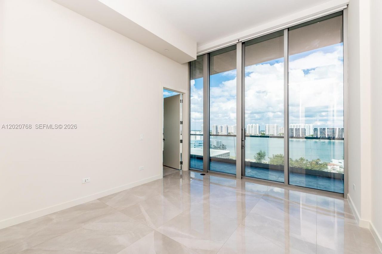 18501 E Collins, Unit 1503, Sunny Isles Beach, FL 33160 Photo