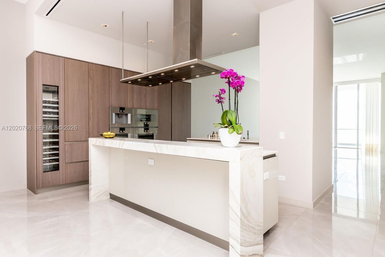 18501 E Collins, Unit 1503, Sunny Isles Beach, FL 33160 Photo