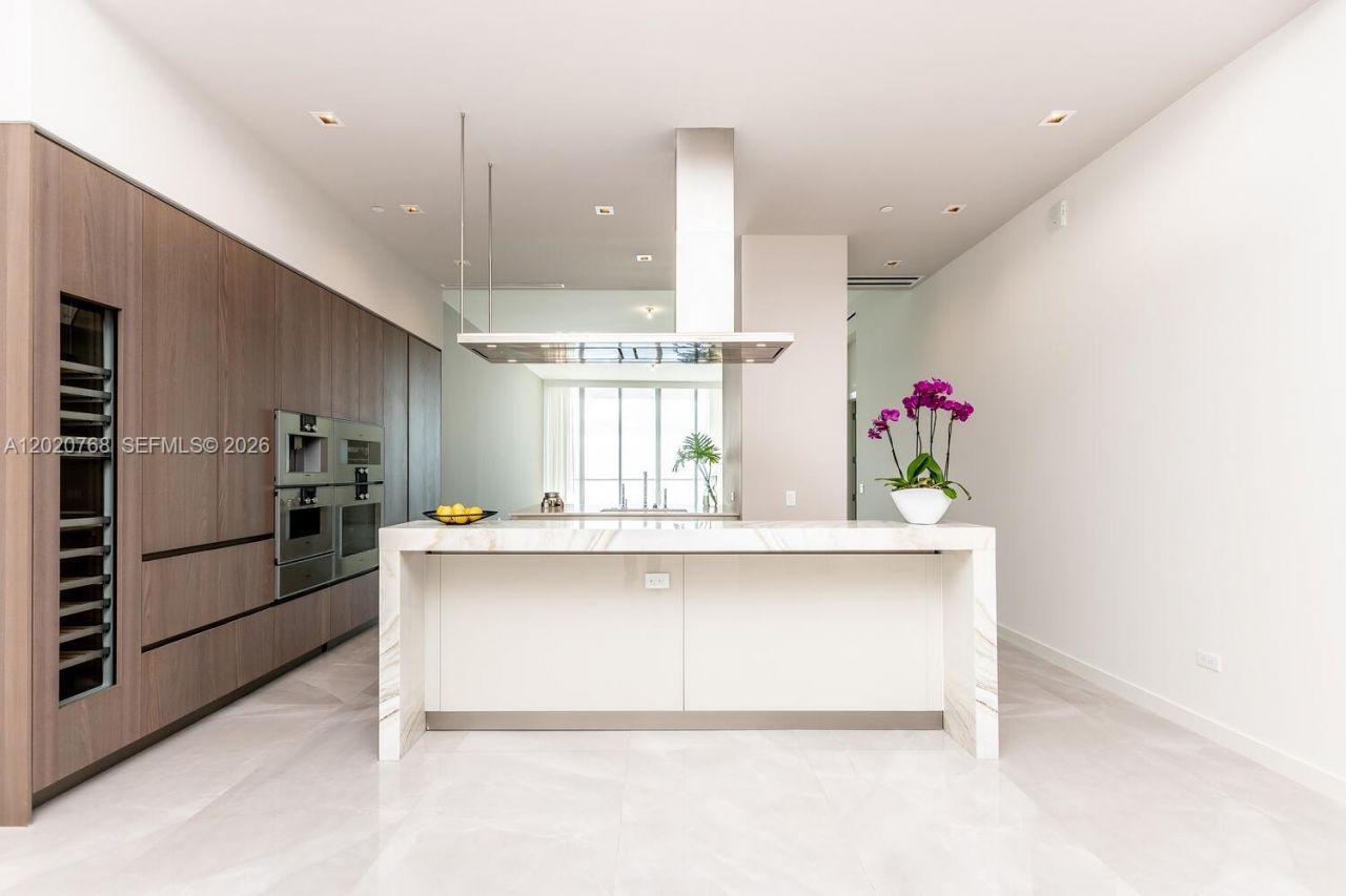 18501 E Collins, Unit 1503, Sunny Isles Beach, FL 33160 Photo