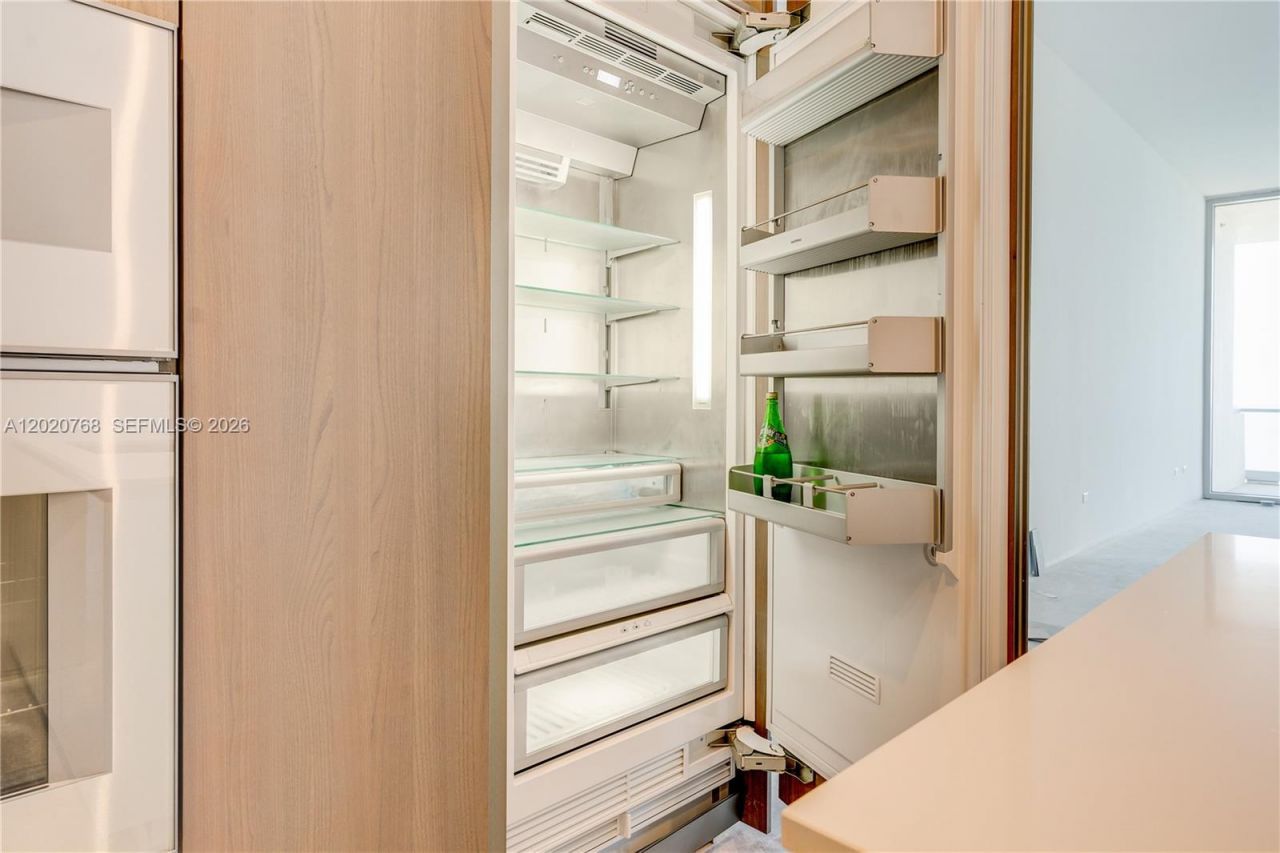 18501 E Collins, Unit 1503, Sunny Isles Beach, FL 33160 Photo