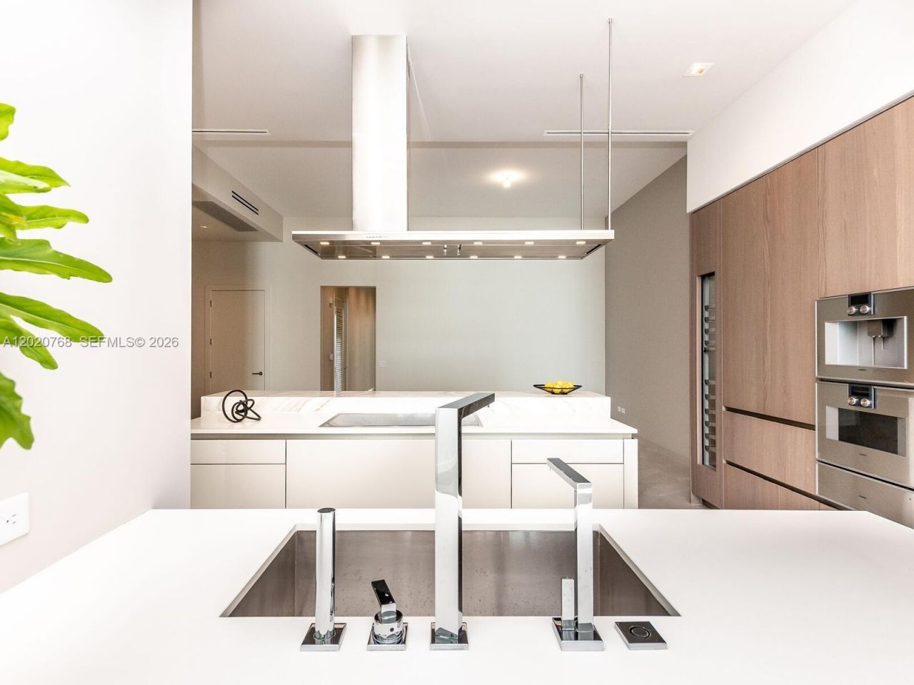 18501 E Collins, Unit 1503, Sunny Isles Beach, FL 33160 Photo