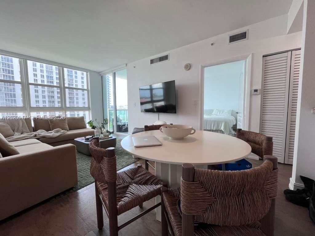 500 NE 29th St , Unit 1005, Miami, FL 33137 Photo