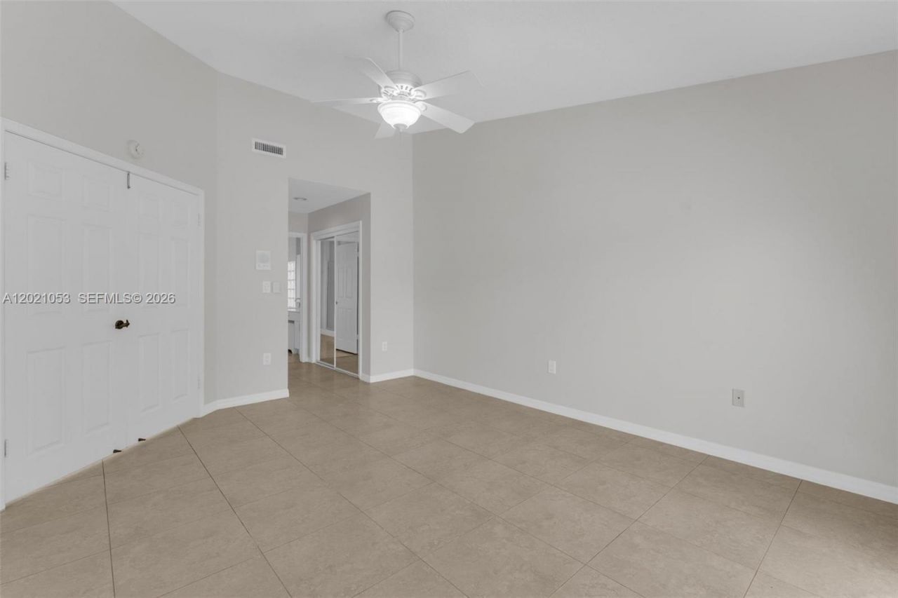 10635 NW 54th St , Doral, FL 33178 Photo