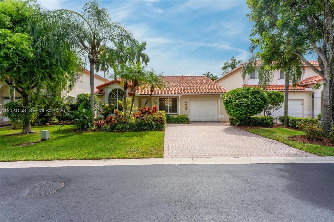 10635 NW 54th St , Doral, FL 33178 Photo