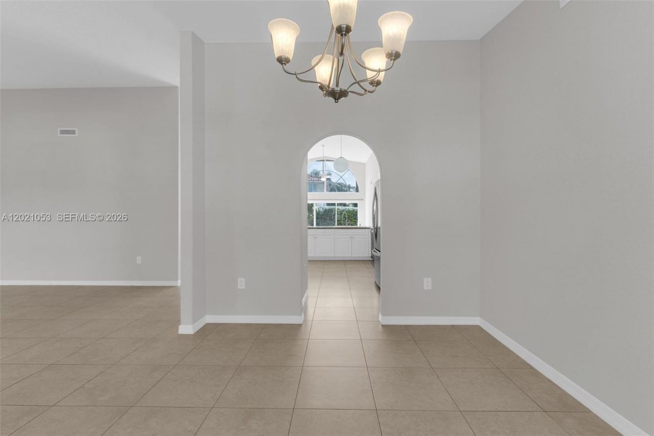 10635 NW 54th St , Doral, FL 33178 Photo