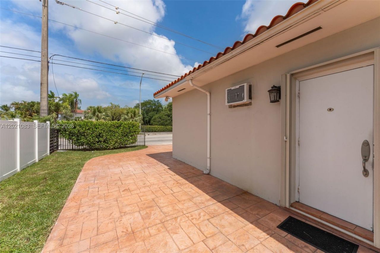5500 SW 87th Ave, Miami, FL 33165 Photo