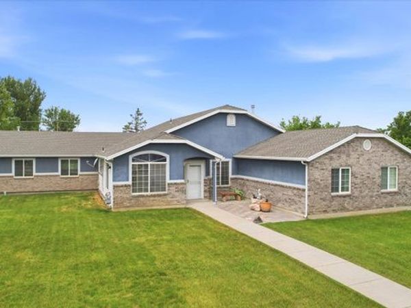 3139 N PELICAN DR , Farr West, UT 84404