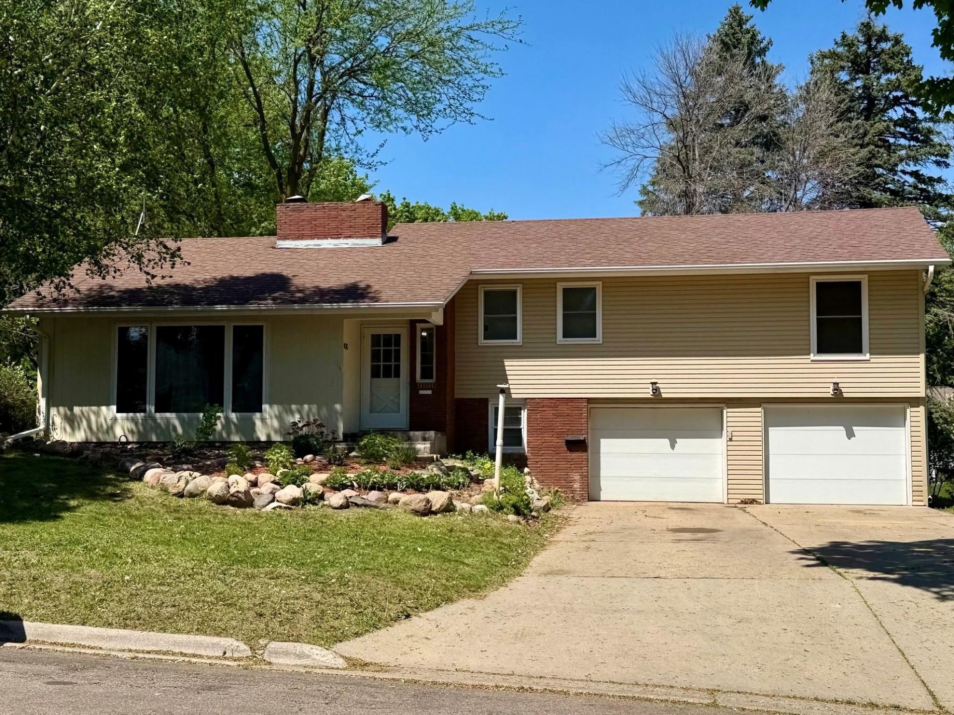 406 Olander Street , Worthington, MN 56187