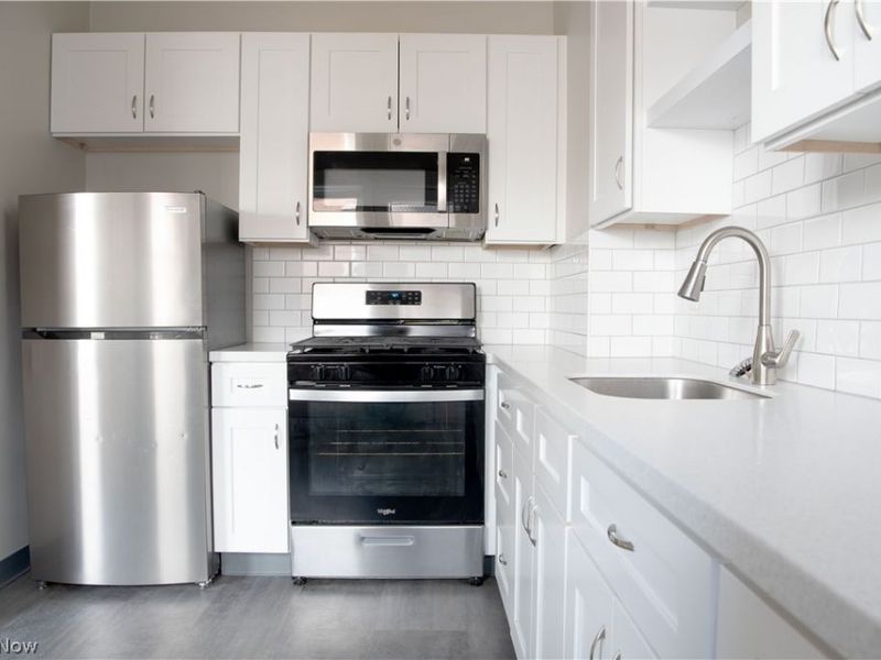 2617 Euclid Heights Boulevard, Unit 6, Cleveland Heights, OH 44106 Photo 4