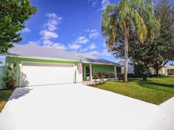 65 W Pinehill Trl W W, Tequesta, FL 33469