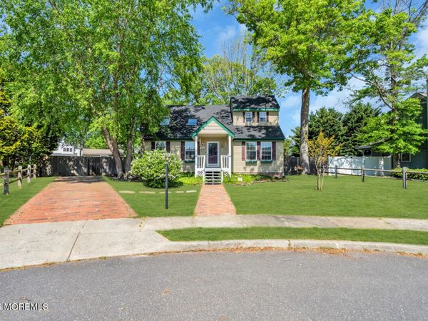 352 Cedar Drive, Manahawkin, NJ 08050