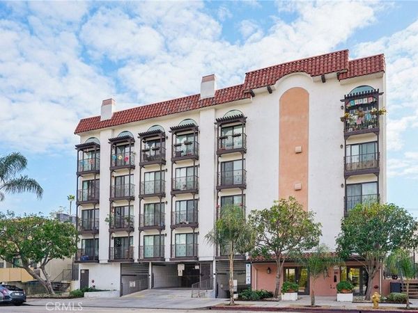 11162 CAMARILLO ST, Unit 109, West Toluca Lake, CA 91602
