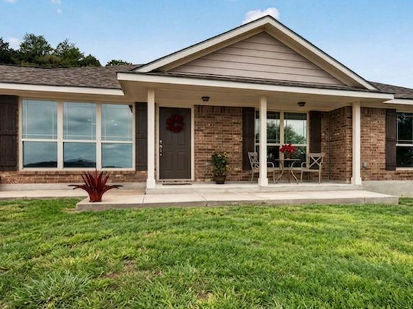 142 HARBOUR VW, Lakehills, TX 78063