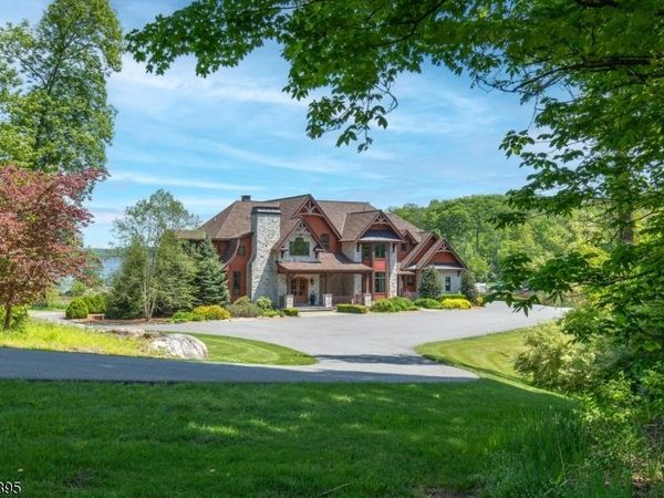 1 Lakeview Point Ave, Frankford, NJ 07826