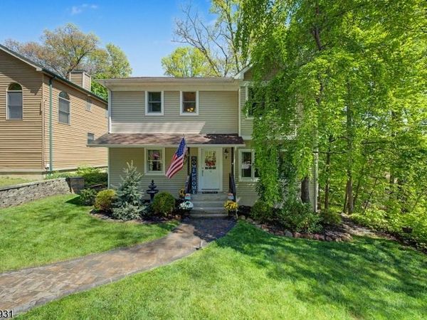 10 S Parkway, Jefferson, NJ 07885