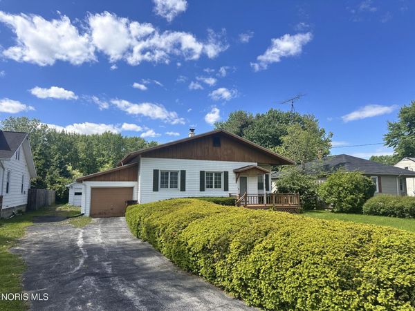 2468 Buckland Avenue , Fremont, OH 43420
