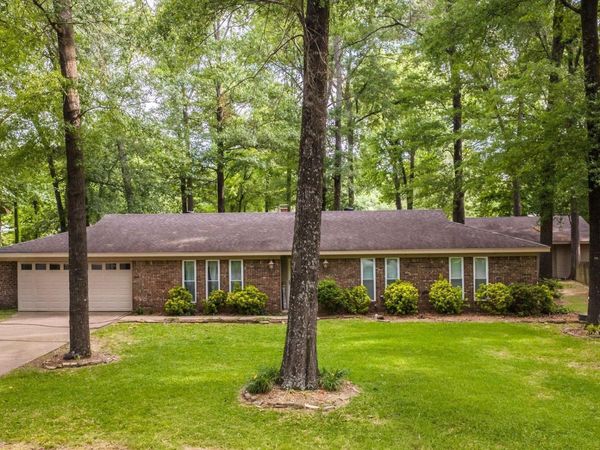 38 White Oak Dr, Conway, AR 72034