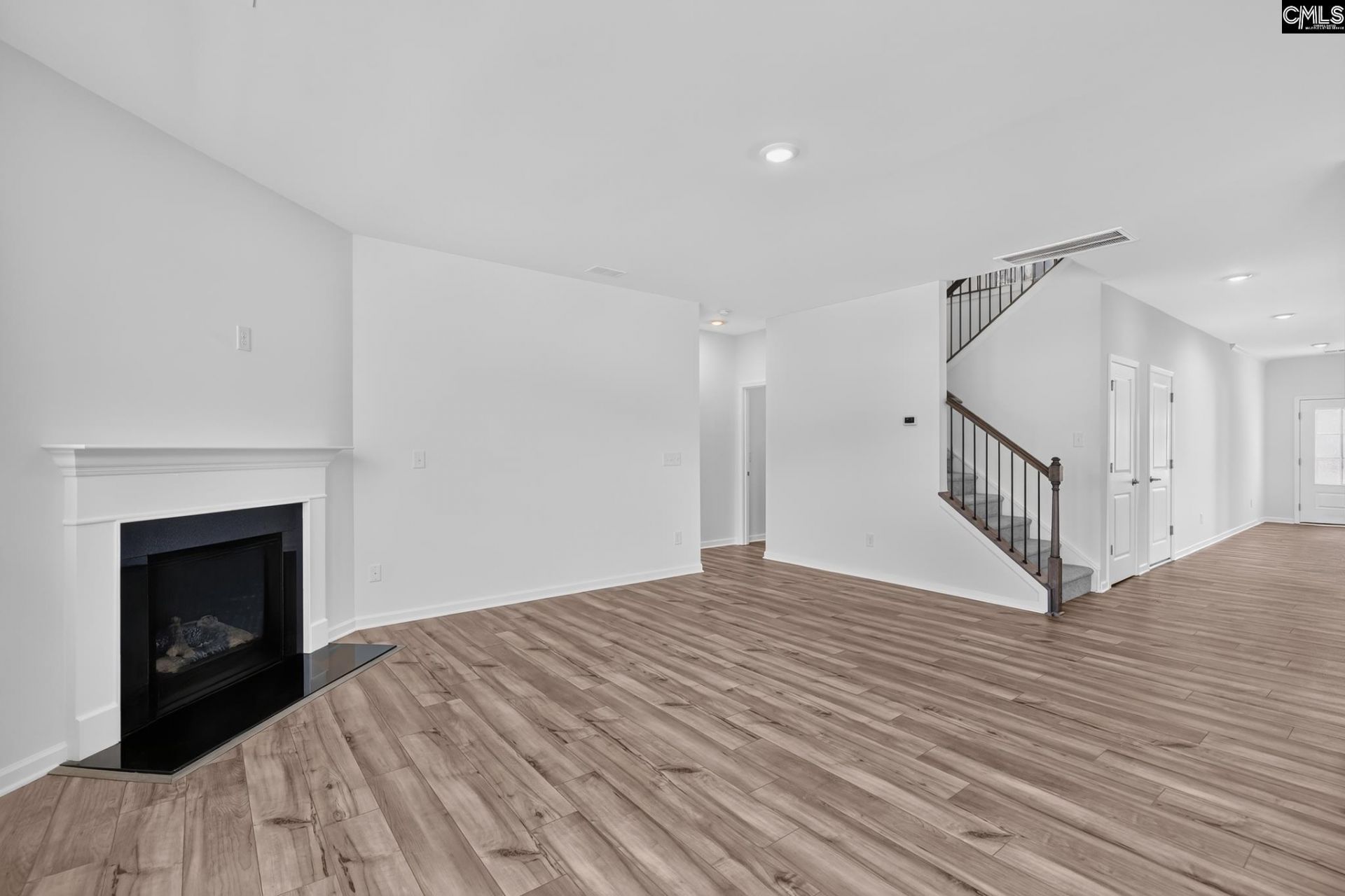 246 Foxglade Drive Photo 15