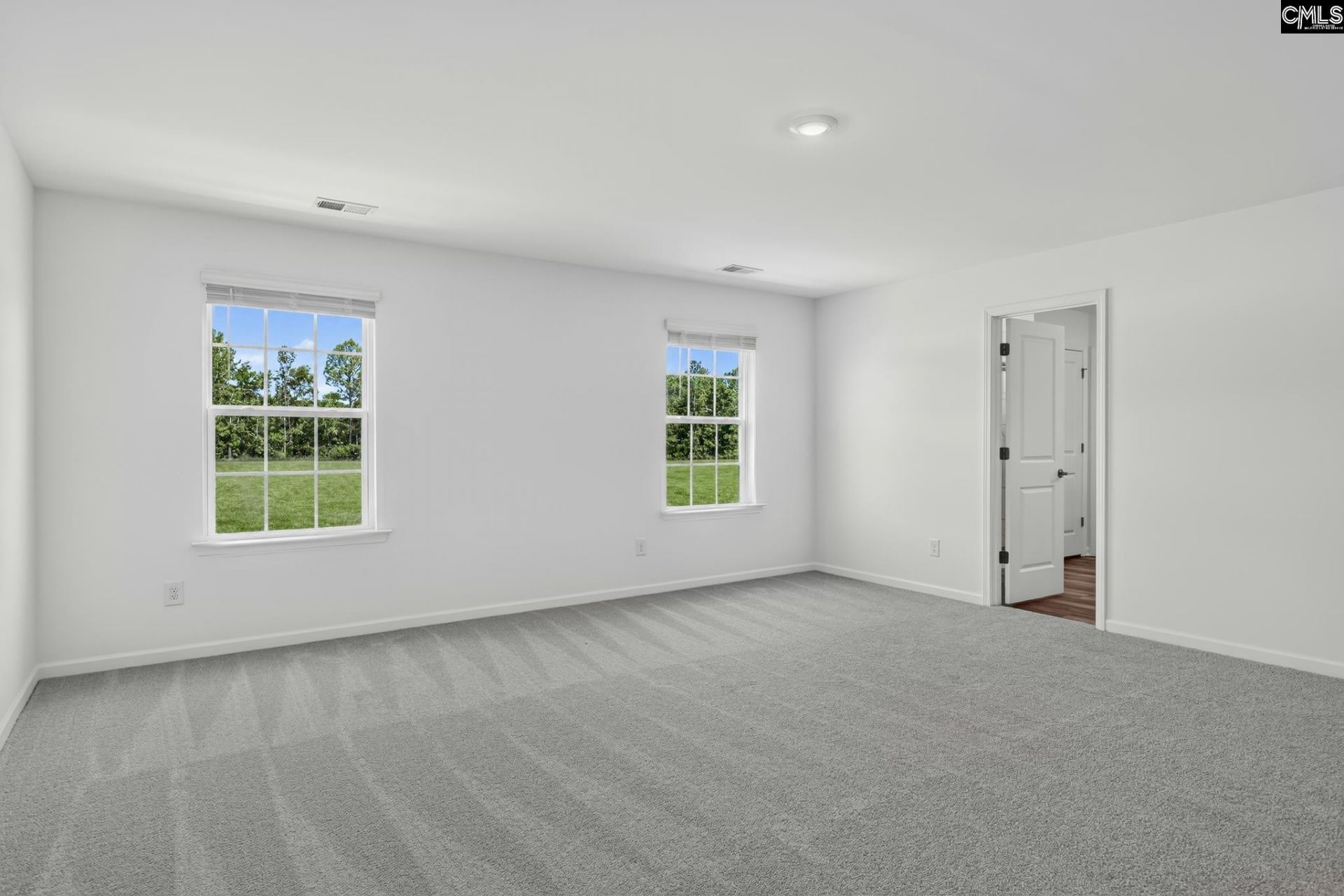 246 Foxglade Drive Photo 17