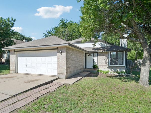 1801 Twisted Oak DR, Leander, TX 78641