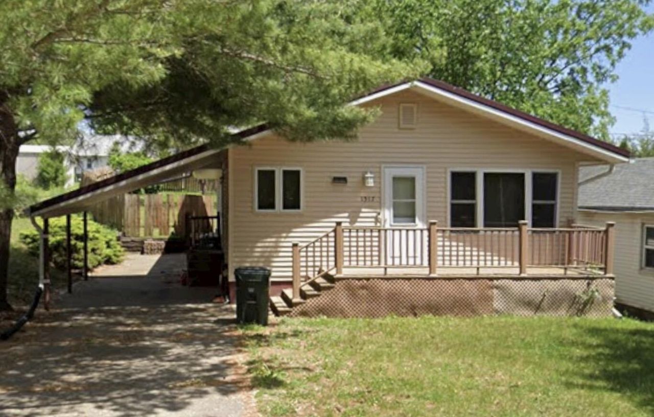 1517 1st Ave, Muscatine, IA 52761 Main Photo