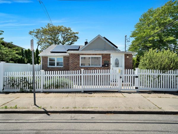 105 Claridge Avenue , Elmont, NY 11003