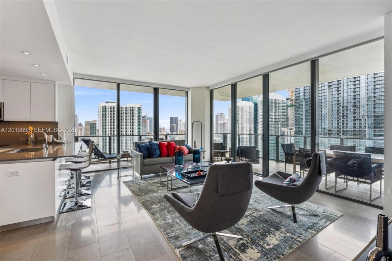 88 SW 7th St , Unit 2111, Miami, FL 33130 Photo