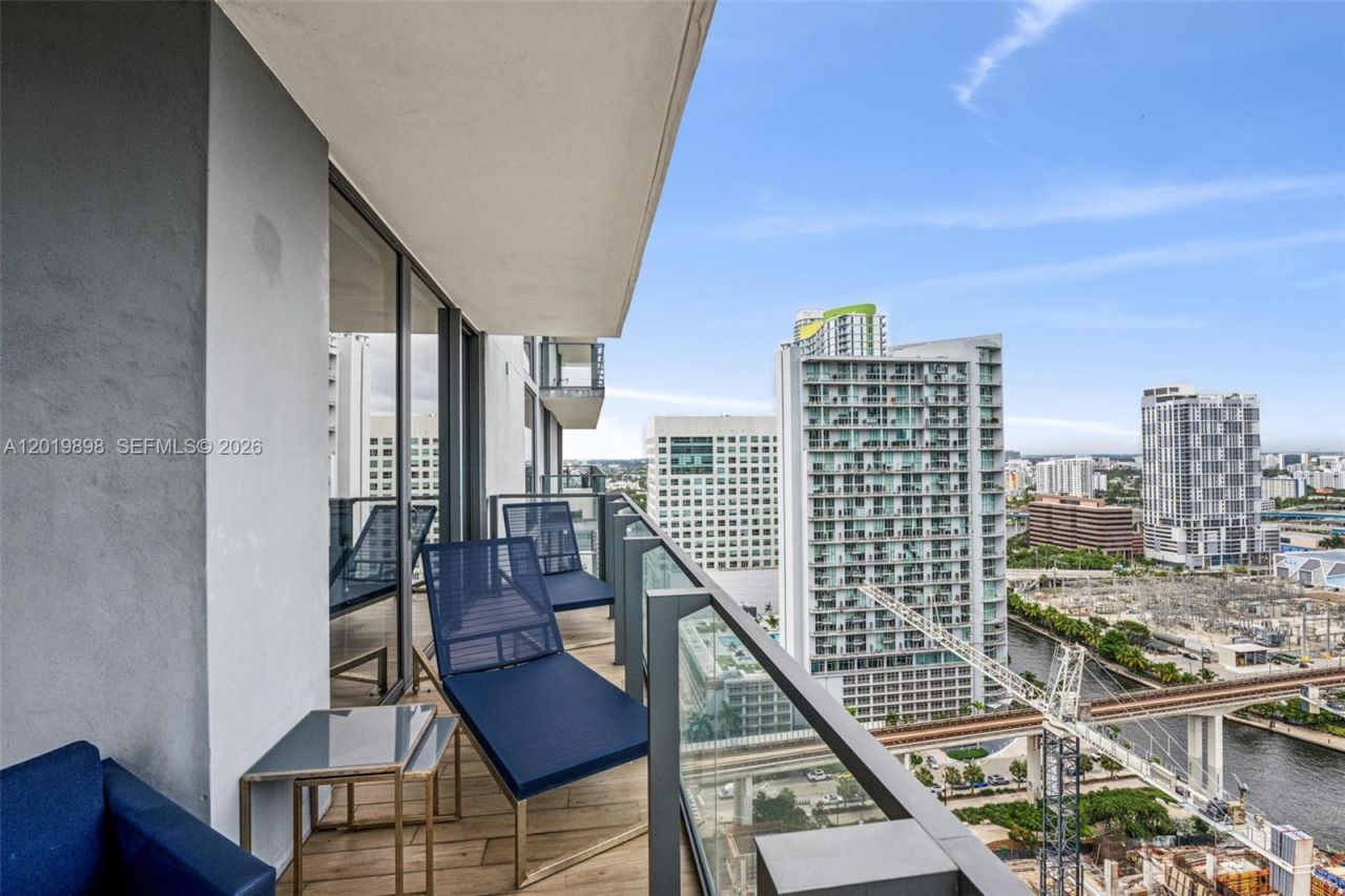 88 SW 7th St , Unit 2111, Miami, FL 33130 Photo