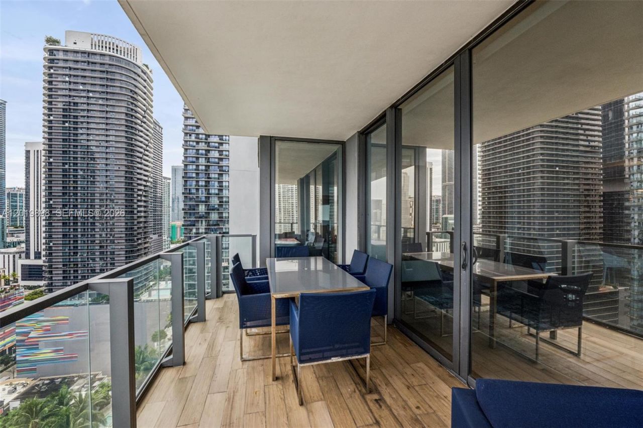 88 SW 7th St , Unit 2111, Miami, FL 33130 Photo