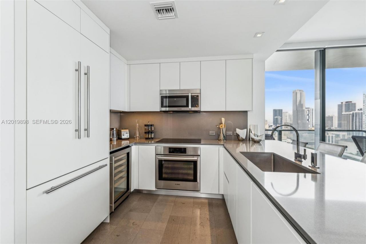 88 SW 7th St , Unit 2111, Miami, FL 33130 Photo