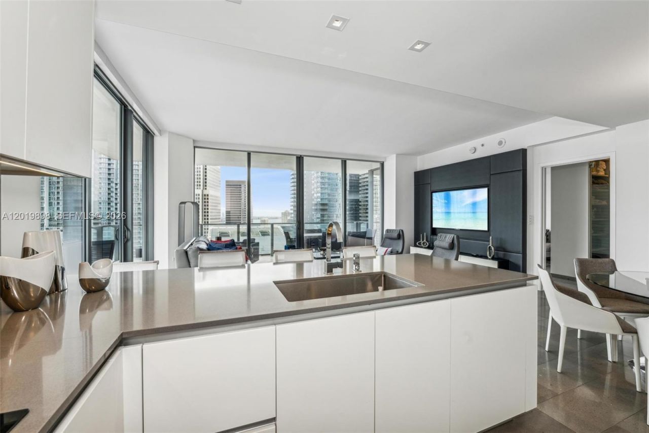 88 SW 7th St , Unit 2111, Miami, FL 33130 Photo