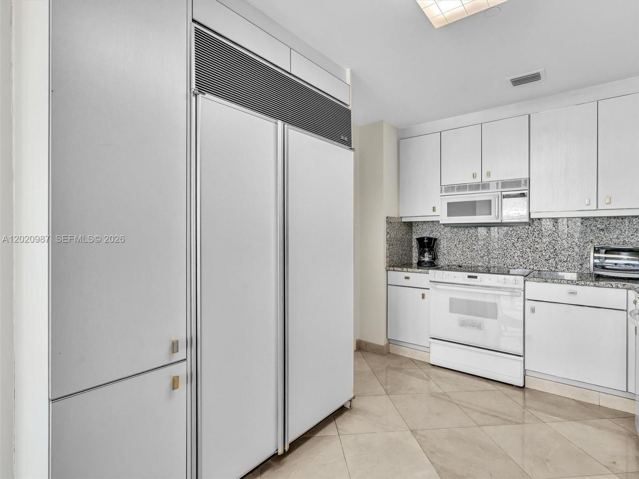 10101 Collins Ave , Unit 18C + CABA, Bal Harbour, FL 33154 Photo