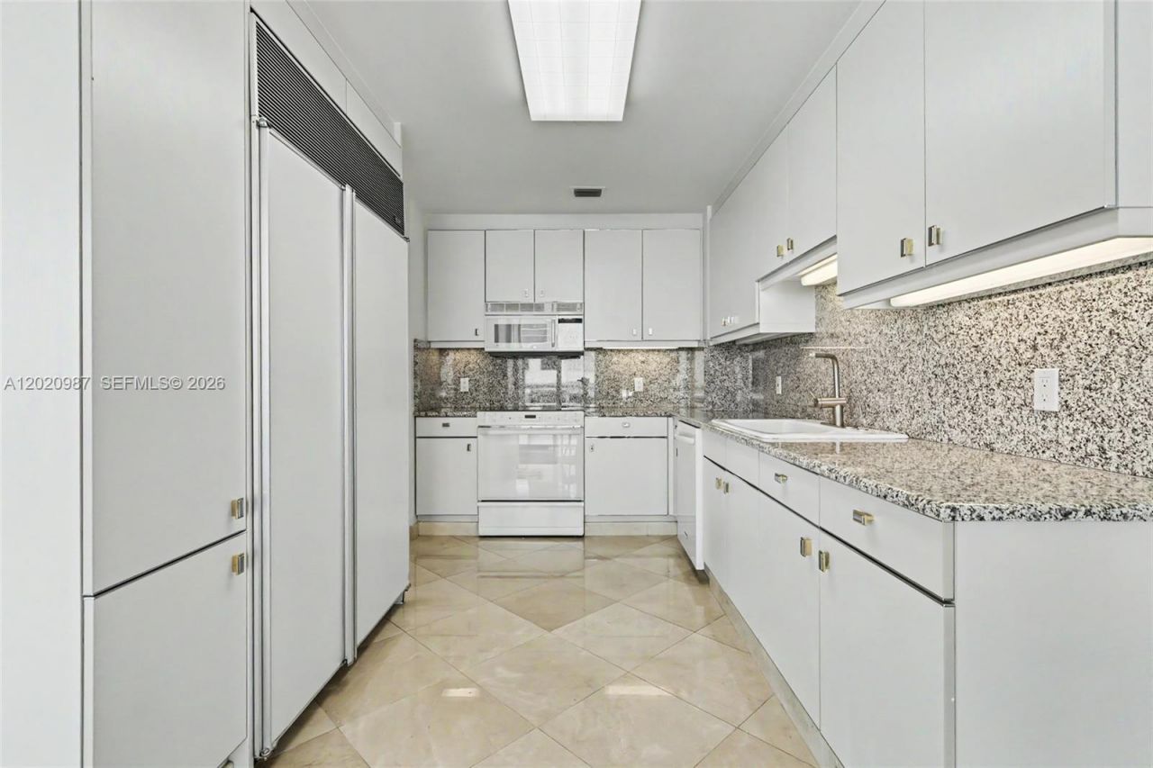 10101 Collins Ave, Unit 18C + CABA, Bal Harbour, FL 33154 Photo