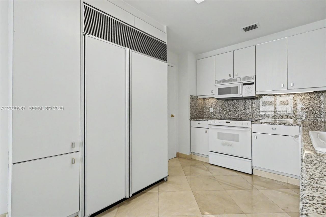 10101 Collins Ave, Unit 18C + CABA, Bal Harbour, FL 33154 Photo