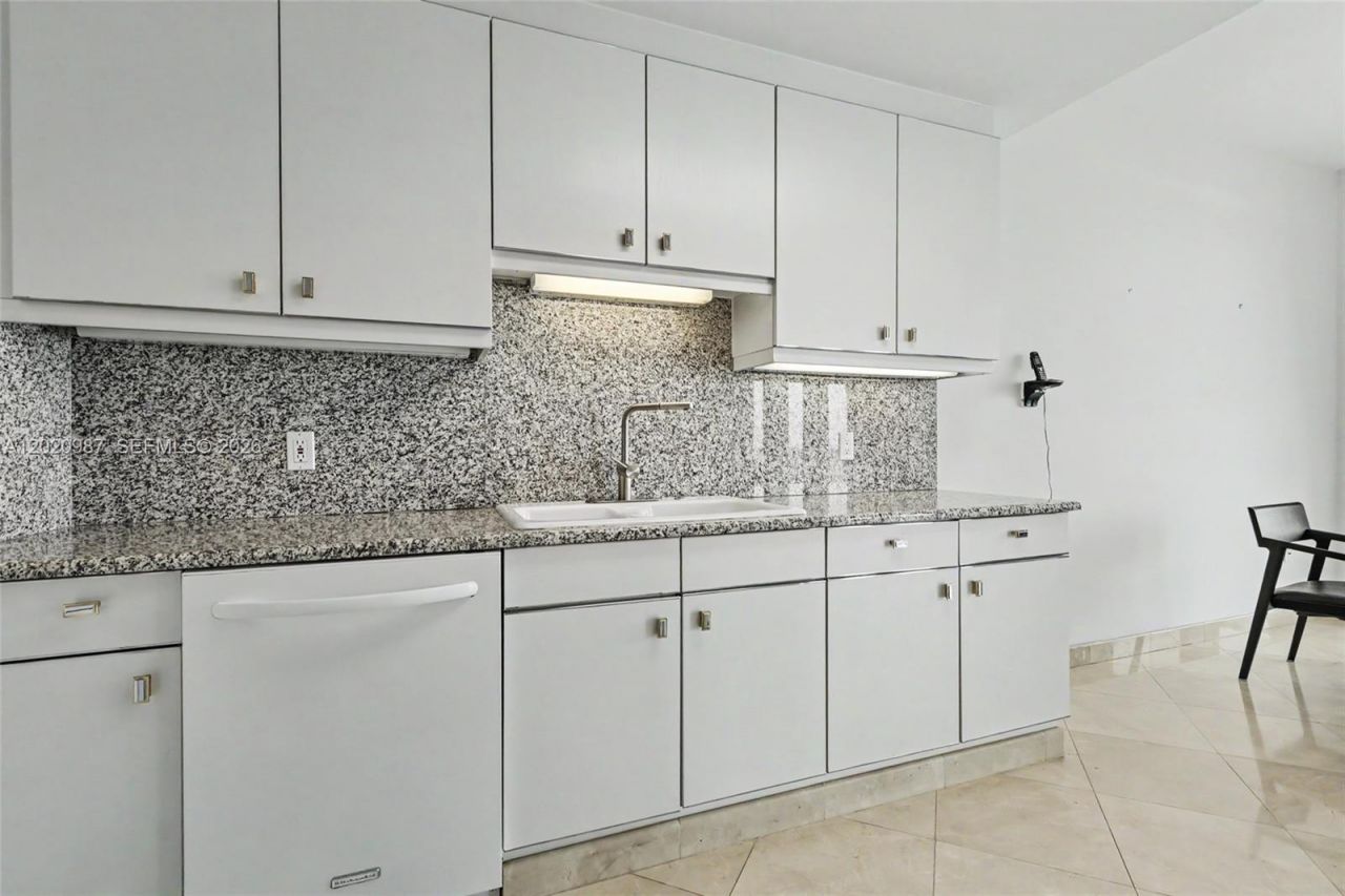 10101 Collins Ave, Unit 18C + CABA, Bal Harbour, FL 33154 Photo