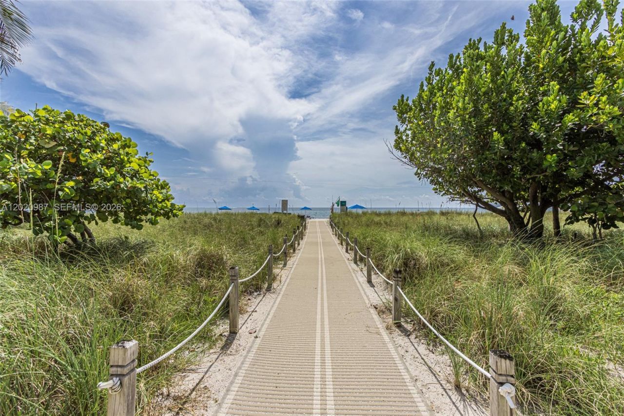 10101 Collins Ave, Unit 18C + CABA, Bal Harbour, FL 33154 Photo
