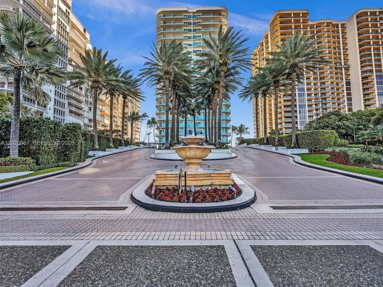 10101 Collins Ave, Unit 18C + CABA, Bal Harbour, FL 33154 Photo