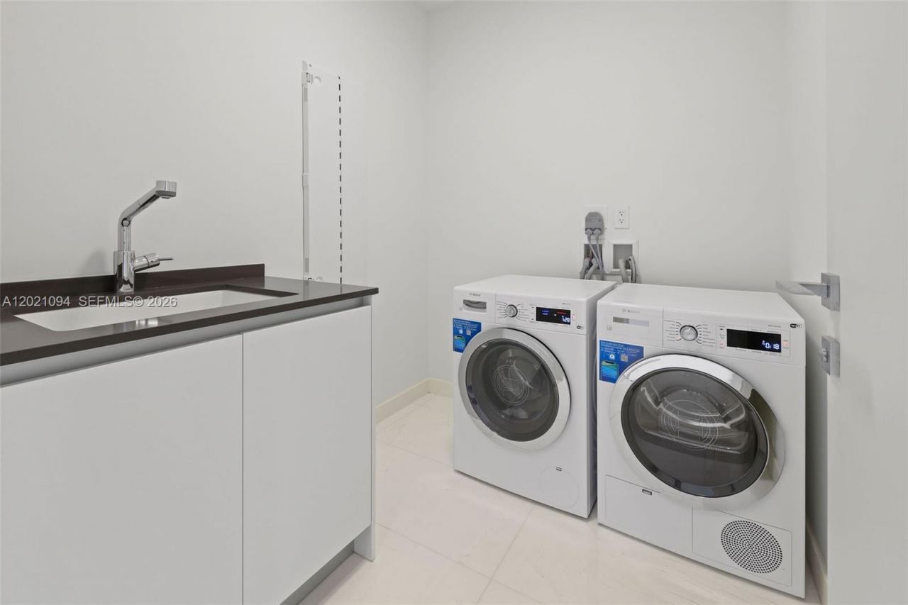 300 Biscayne Blvd Way , Unit 3404, Miami, FL 33131 Photo