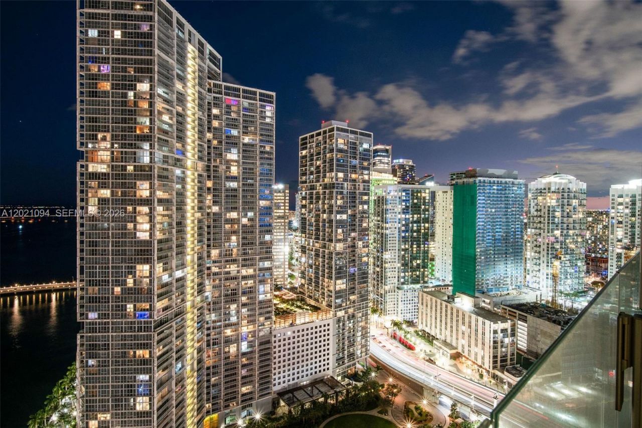 300 Biscayne Blvd Way , Unit 3404, Miami, FL 33131 Photo