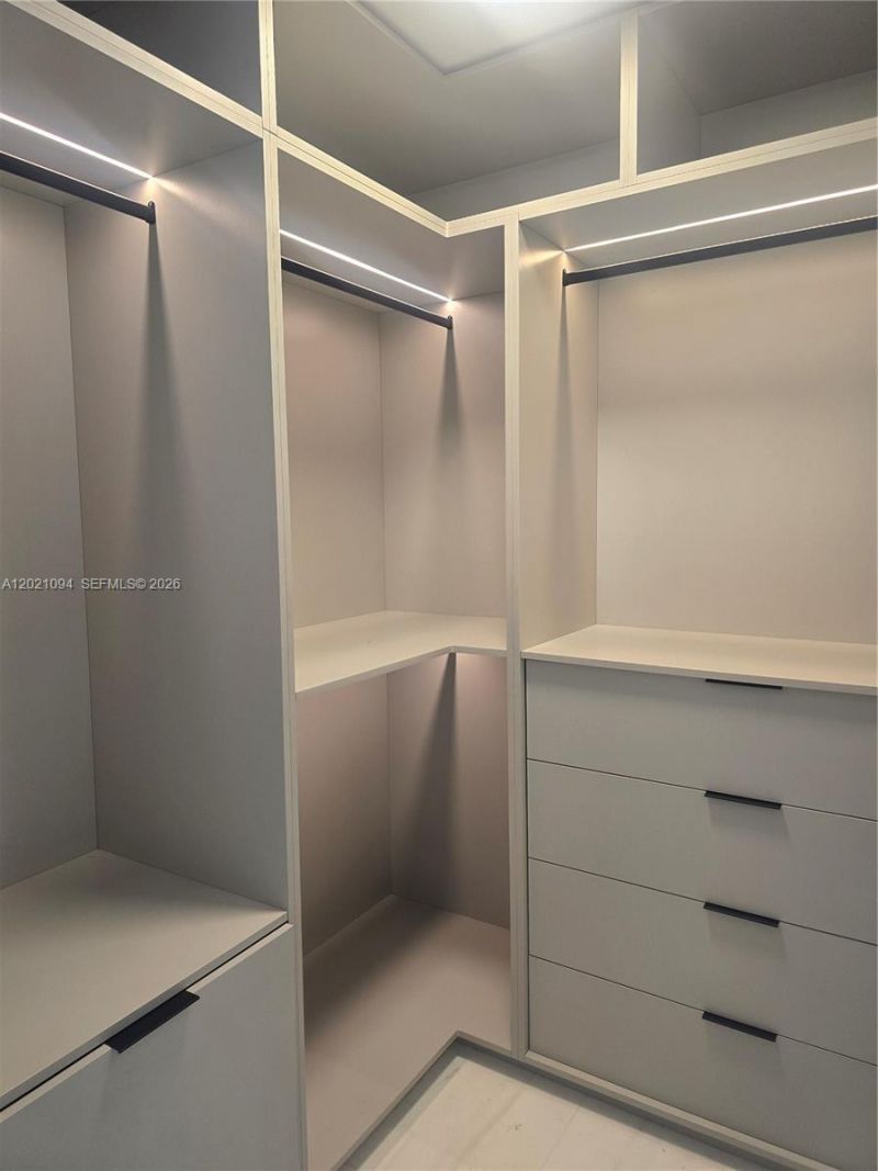 300 Biscayne Blvd Way, Unit 3404C, Miami, FL 33131 Photo