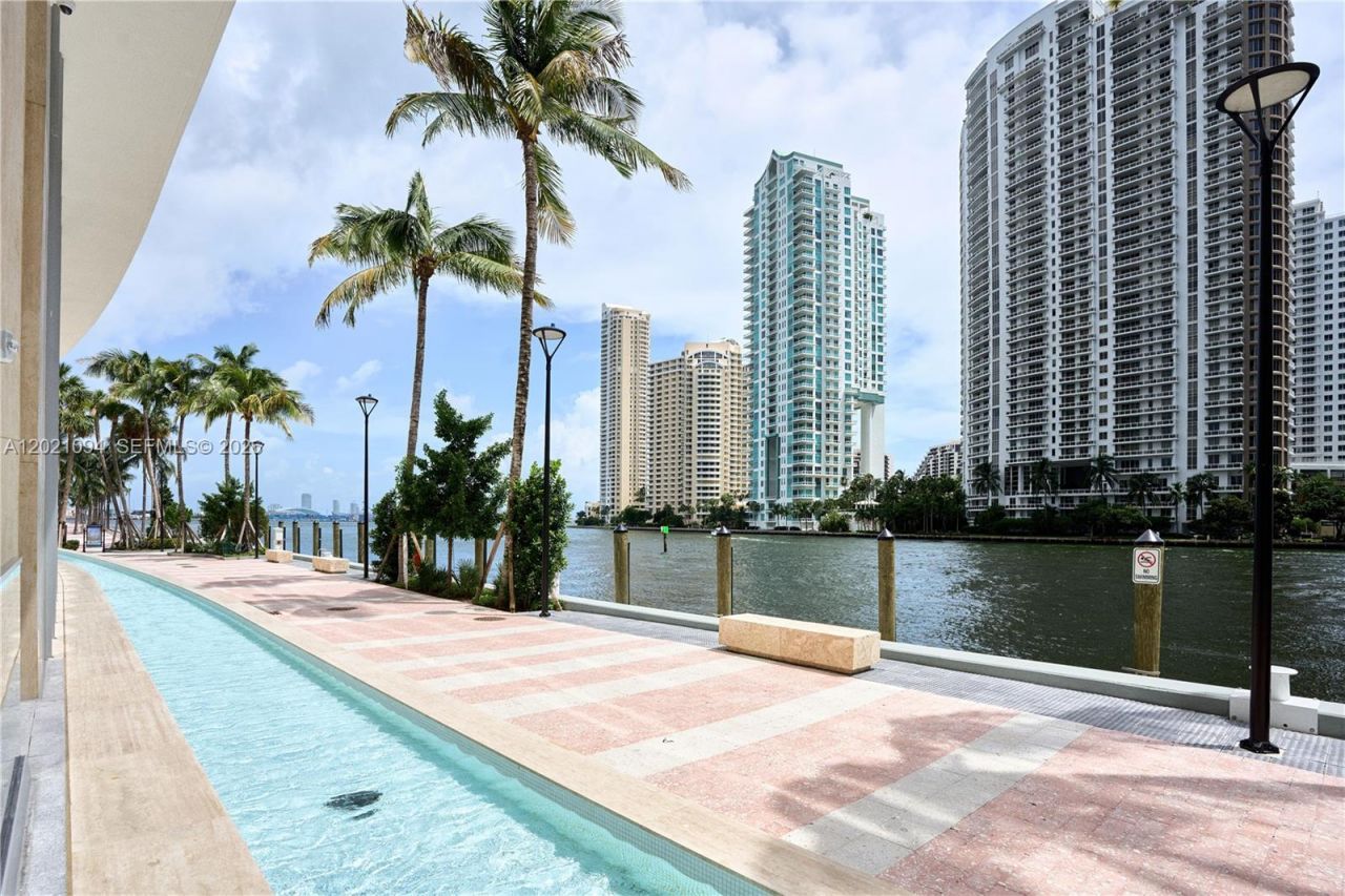 300 Biscayne Blvd Way , Unit 3404, Miami, FL 33131 Photo