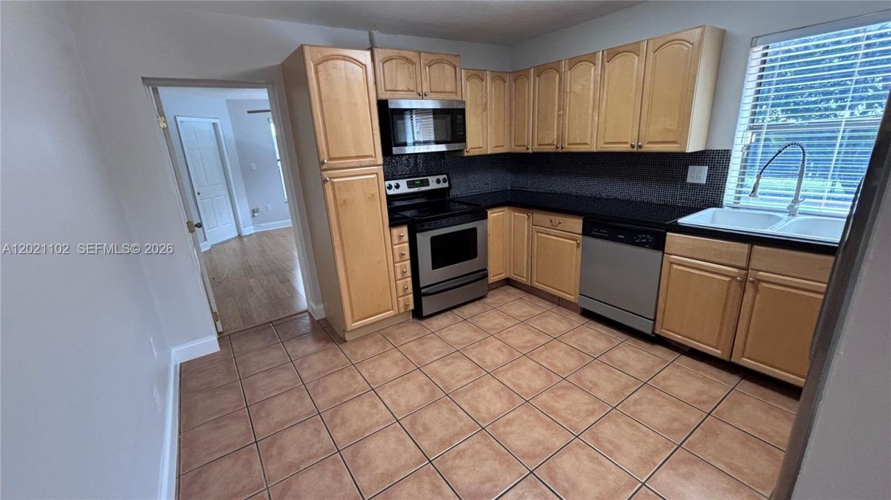 13520 SW 108th St Cir N, Unit n/a, Miami, FL 33186 Photo