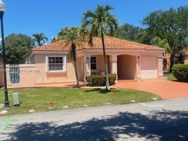 Hialeah, FL 33015