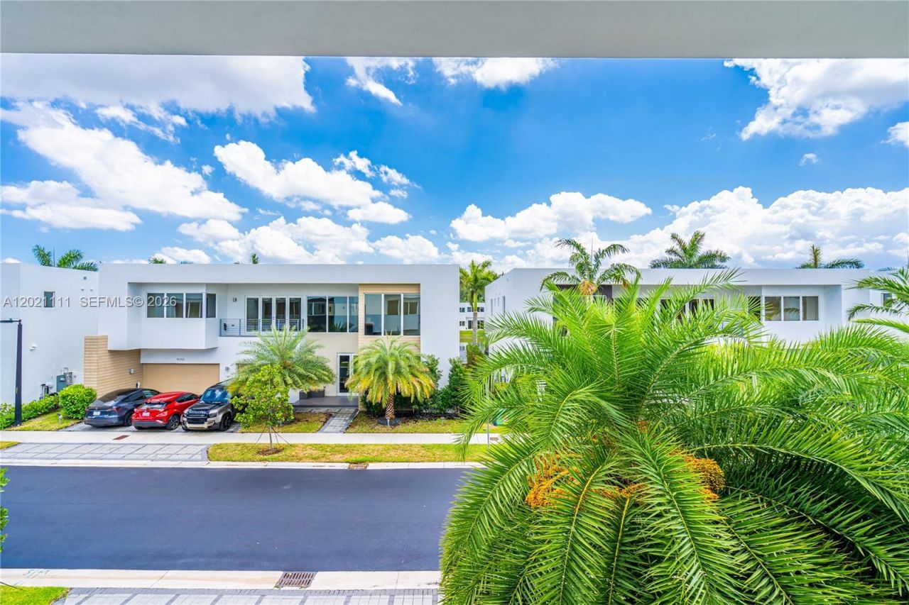 10267 NW 75th Ter, Doral, FL 33178 Photo